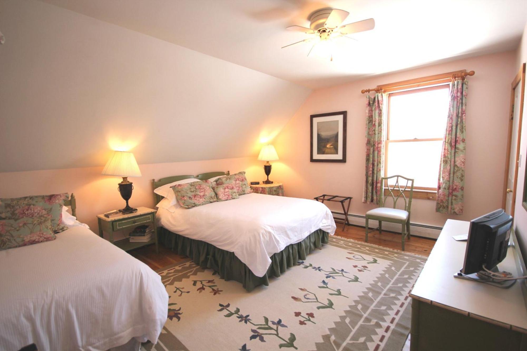 Highland Lake Inn Andover Oda fotoğraf